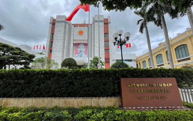 Theo Quyết định, Chủ tịch UBND thành phố Hà Nội Chu Ngọc Anh: Lãnh đạo, quản lý toàn diện mọi hoạt động thuộc chức năng, nhiệm vụ, quyền hạn của UBND thành phố, Chủ tịch UBND thành phố. Trực tiếp chỉ đạo, điều hành các lĩnh vực công tác, gồm: Chiến lược, quy hoạch, kế hoạch phát triển kinh tế - xã hội; quy hoạch phát triển ngành, lĩnh vực, quy hoạch chung xây dựng Thủ đô, quy hoạch phân khu đô thị, quy hoạch xây dựng vùng huyện; những vấn đề quan trọng về quốc phòng, an ninh, đối nội, đối ngoại và những vấn đề lớn, đột xuất, nhạy cảm và những giải pháp, biện pháp có tính đột phá trên các lĩnh vực; cải cách hành chính; tổ chức bộ máy và công tác cán bộ; công tác thi đua - khen thưởng...