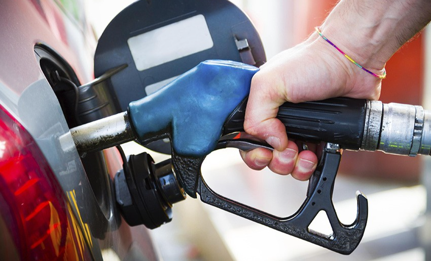 giá xăng E5RON92 là 23.590 đồng/lít; giá xăng RON95-III không cao hơn 24.360 đồng/lít.  Dầu diesel 0.05S có giá 18.900 đồng/lít. Dầu hỏa có giá 17.790 đồng/lít. Dầu mazut 180CST 3.5S có giá 16.900 đồng/kg.