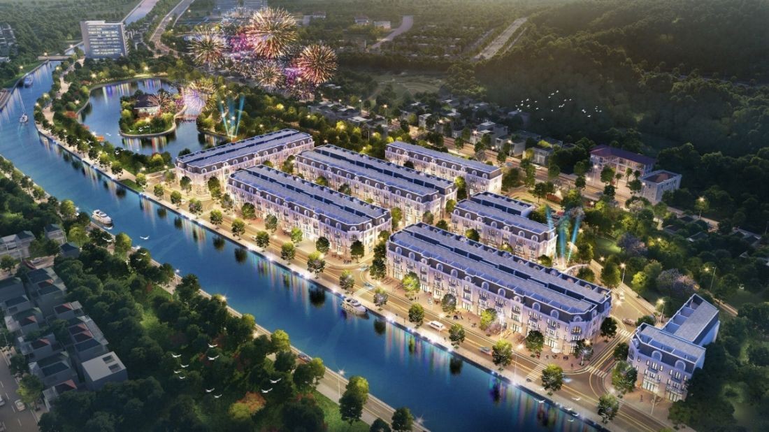 Khu đô thị TNR Grand Palace với các tiện ích nội khu như: khu vui chơi dành cho trẻ em, phòng tập gym, spa, trung tâm thương mại, siêu thị mua sắm, hệ thống nhà hàng, cafe. Từ dự án thuận tiện di chuyển đến các khu vực lân cận như: trung tâm hành chính tỉnh Sơn La, bưu điện và hệ thống các ngân hàng…