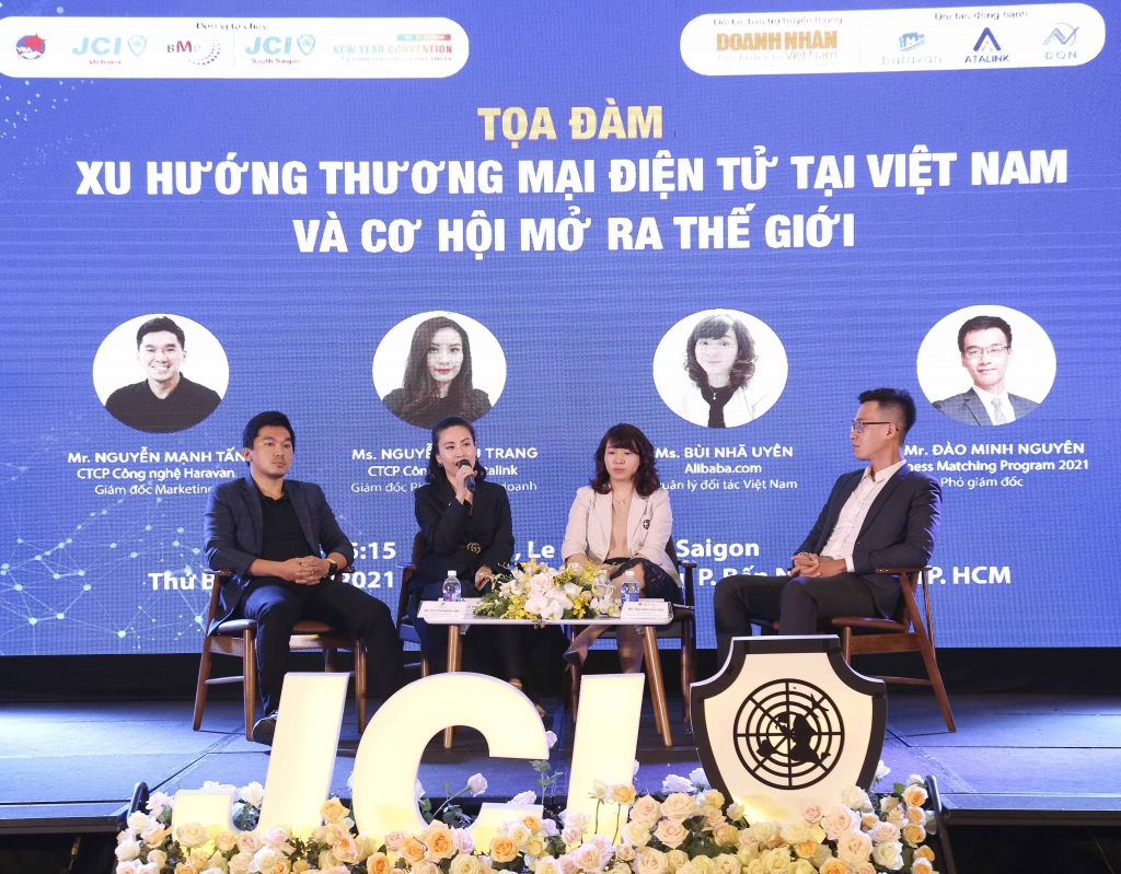 3 diễn giả khách mời tại buổi toạ đàm trong khuôn khổ hội thảo