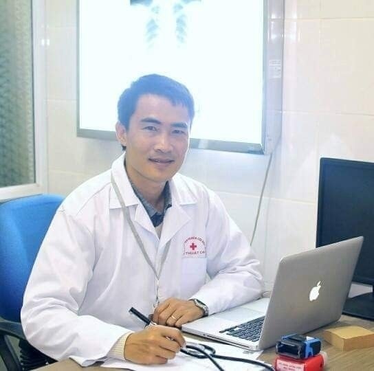 BS.CKI Nguyễn Huy Hoàng, trưởng bộ phận Oxy cao áp, Trung tâm Oxy cao áp, Trung tâm Nhiệt đới Việt – Nga
