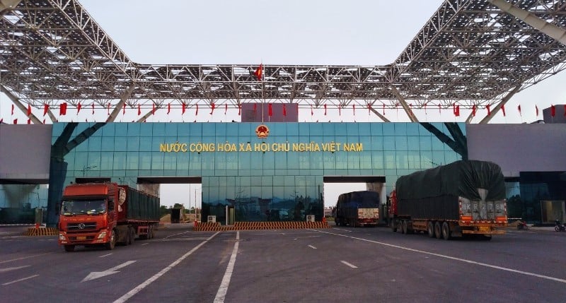 Nhiều cửa khẩu với Trung Quốc khôi phục thông quan hàng hóa