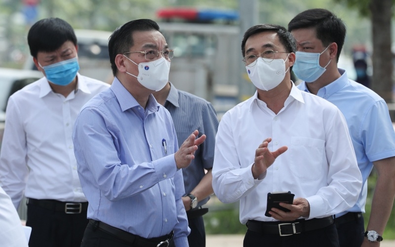 Chủ tịch Hà Nội Chu Ngọc Anh cho biết, khi thực hiện phong toả tạm thời các cơ sở Bệnh viện K, thống kê ban đầu cho thấy có hơn 5.000 liên quan bao gồm y bác sĩ, bệnh nhân và người nhà bệnh nhân. Ổ dịch tại đây có tính chất còn phức tạp hơn cả ổ dịch tại Bệnh viện Bệnh nhiệt đới Trung ương cơ sở 2 (huyện Đông Anh).