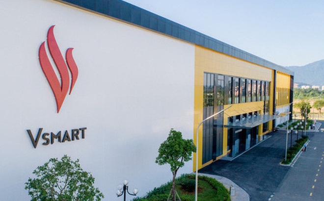 Chiều 9/5, thông tin phát đi từ Tập đoàn Vingroup phát đi cho hay, VinSmart dừng nghiên cứu sản xuất sản phẩm tivi, điện thoại, máy lọc không khí thế hệ tiếp theo, để dồn lực phát triển công nghệ cao cho VinFast và nghiên cứu các ứng dụng cho thành phố thông minh, nhà thông minh, các thiết bị IoT.