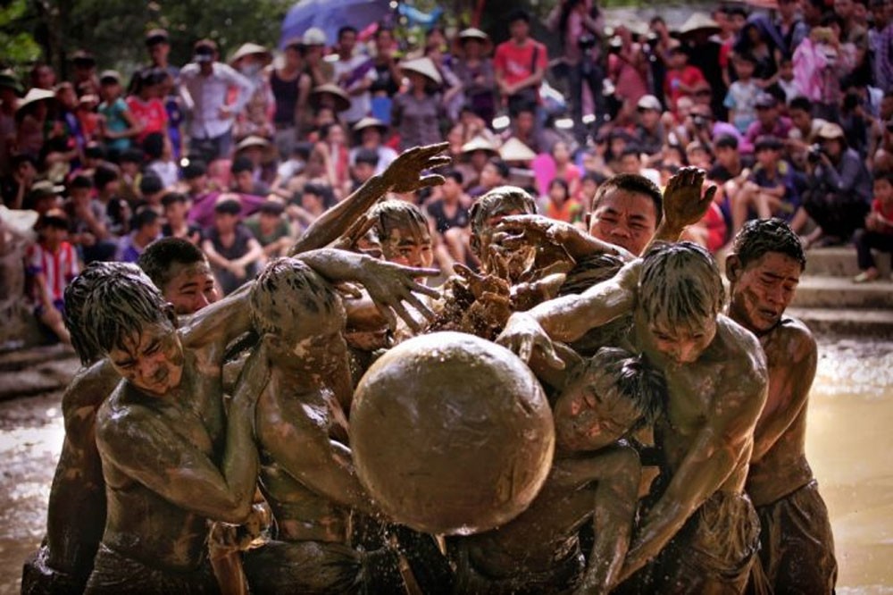 Lễ hội là nét đặc trưng của văn hóa lúa nước, thể hiện niềm khao khát của cư dân nông nghiệp cầu cho một năm mưa thuận gió hòa, mùa màng bội thu.