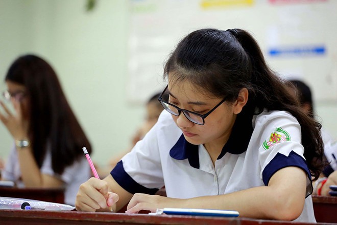 Đối với các địa phương, Bộ GD&ĐT yêu cầu, thực hiện chặt chẽ, nghiêm túc quy trình chấm thi tự luận, chấm thi trắc nghiệm và phúc khảo bài thi bảo đảm đúng quy chế và hướng dẫn của Bộ GD&ĐT, có camera giám sát phòng chấm thi 24/24 giờ.