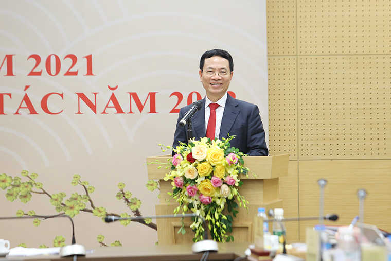 bo truong nguyen manh hung