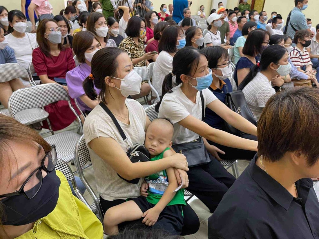 Hà Nội: Nghịch lý đất xây trường bị bỏ hoang, làm bãi gửi xe còn học sinh phải bốc thăm để được đi học