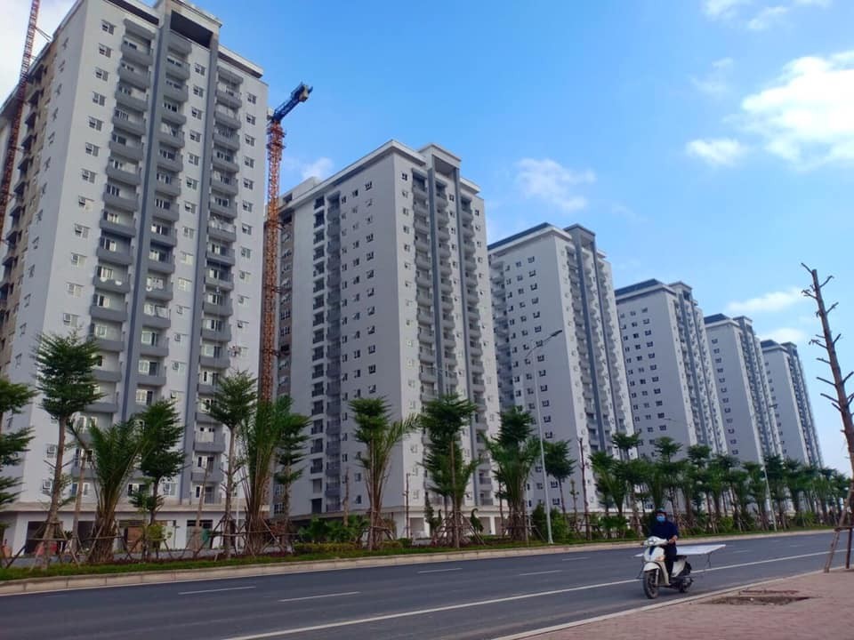 Hà Nội: Nghịch lý đất xây trường bị bỏ hoang, làm bãi gửi xe còn học sinh phải bốc thăm để được đi học