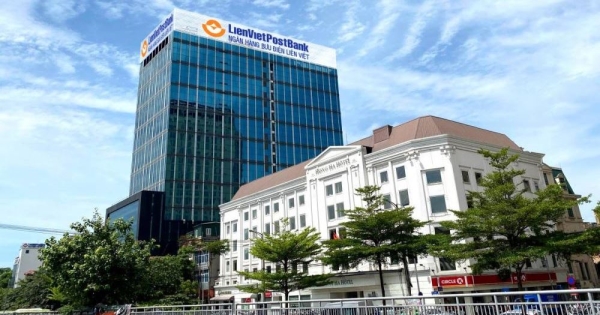 Cổ phiếu ngân hàng tiếp tục chịu áp lực xả lớn, có mã giảm 5,5%