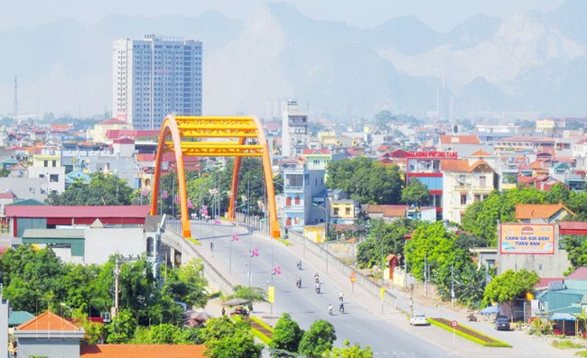 Trước đó, thị trường bất động sản đã trải qua một cơn sốt đất chóng mặt hồi đầu năm nay. Tại một số địa bàn giá đất tăng 10-50%, thậm chí có nơi tăng gấp đôi so với vài tháng trước đó. 