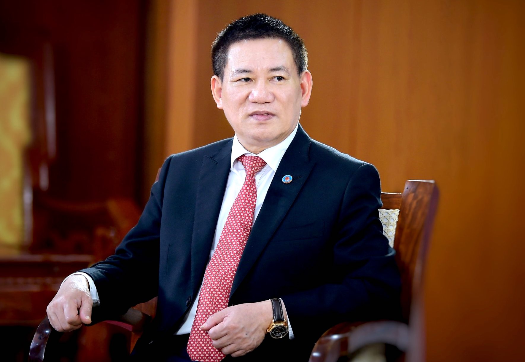 Bộ trưởng Tài chính nói về nợ công, trái phiếu và điều hành xăng dầu - Ảnh 1.