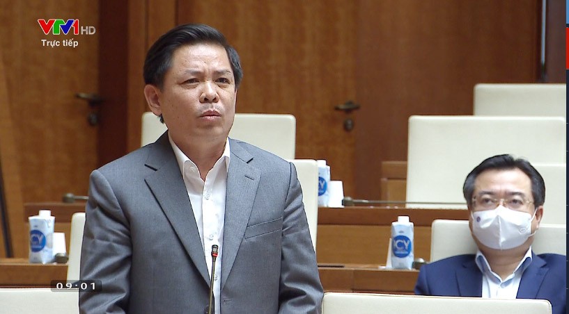 Quốc hội tiếp tục chất vấn nhóm vấn đề thuộc lĩnh vực kế hoạch và đầu tư