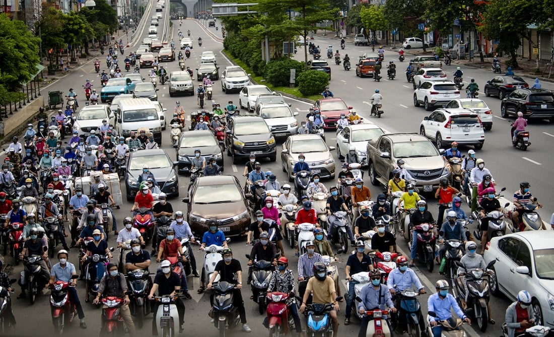 tỷ lệ tiêm chủng vắc xin 2 mũi hiện nay tại Hà Nội là trên 95%, nên dù số ca mắc tăng cao, nhưng nhiều ca nhẹ, nhiều ca F0 điều trị tại nhà và tại tuyến y tế cơ sở.