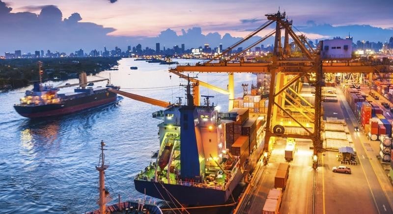 Trong năm 2021, xuất khẩu của nhóm hàng công nghiệp chế biến tiếp tục giữ vai trò chủ lực, với kim ngạch xuất khẩu đạt 266,75 tỷ USD, tăng 18% và chiếm tỉ trọng 89% trong tổng kim ngạch xuất khẩu của cả nước.