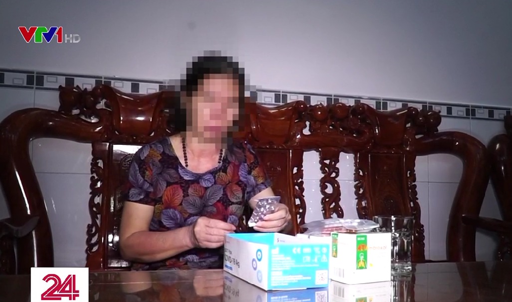 Mua bán tràn lan thuốc điều trị COVID-19: Coi chừng tiền mất, tật mang - Ảnh 1. Mua bán tràn lan thuốc điều trị COVID-19: Coi chừng tiền mất, tật mang - Ảnh 1.