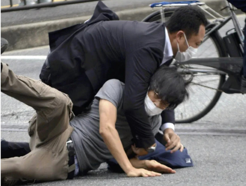 Nghi phạm là Tetsuya Yamagami, 42 tuổi, cư dân Nara. Ảnh: Yomiuri