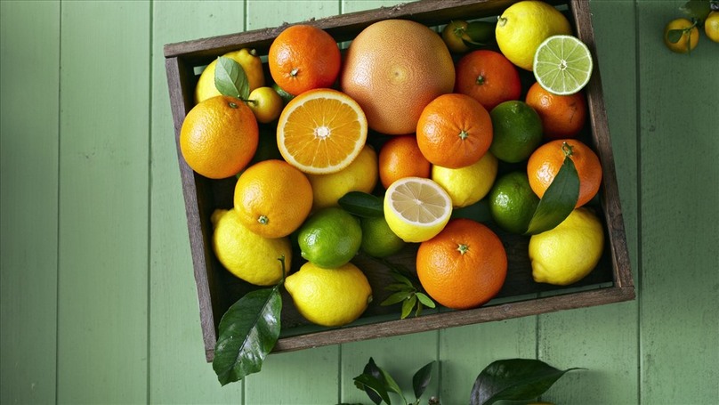 Bổ sung vitamin C trong chế độ ăn uống còn giúp tái tạo lớp da bị tổn thương do bệnh zona thần kinh gây ra.
