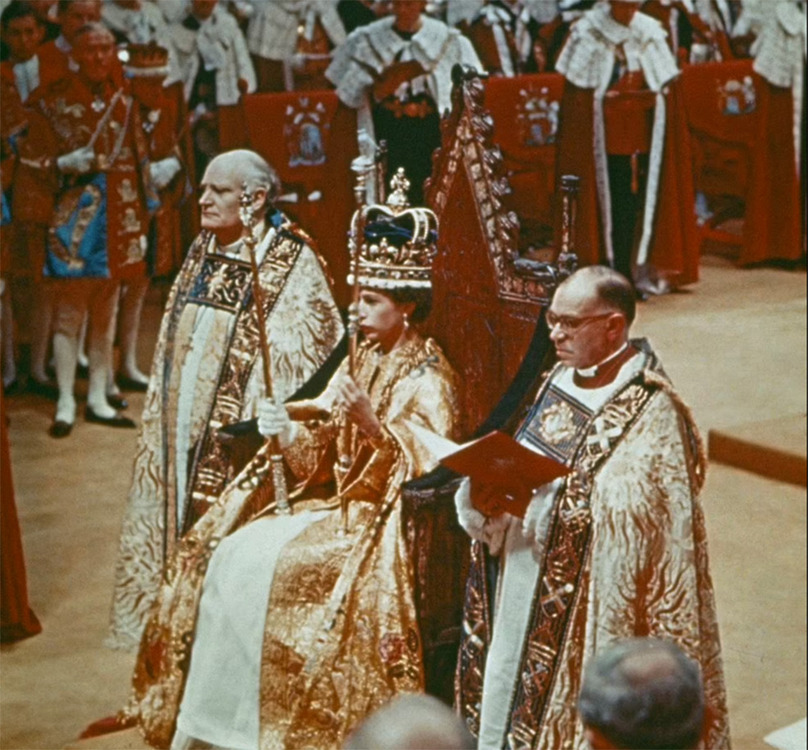 Công chúa Elizabeth đăng quang Nữ hoàng năm 1953.