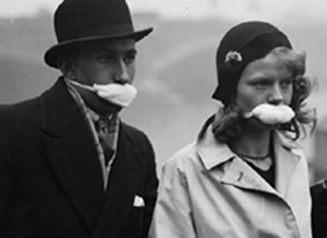 Khẩu trang 'xúc xích' ngừa cúm chỉ che phần miệng, năm 1918.