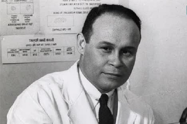 Chân dung bác sĩ phẫu thuật, nhà giáo dục Charles Richard Drew (1904 – 1950).