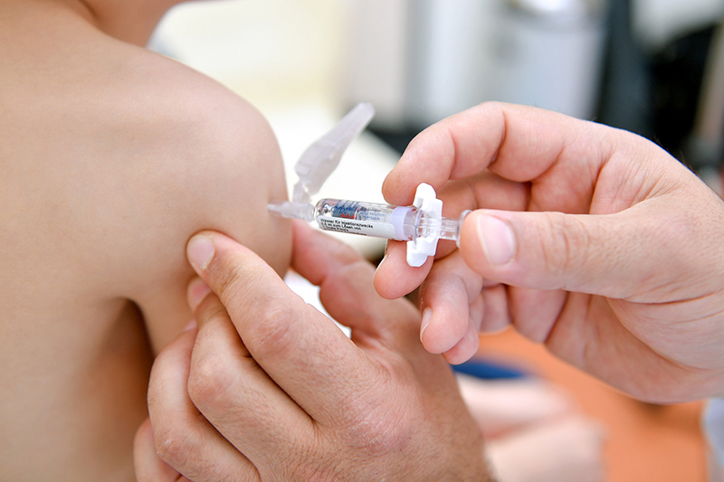 Nhờ có vaccine hàng năm trên thế giới đã cứu sống được nhiều trẻ em không bị tử vong do bệnh truyền nhiễm.