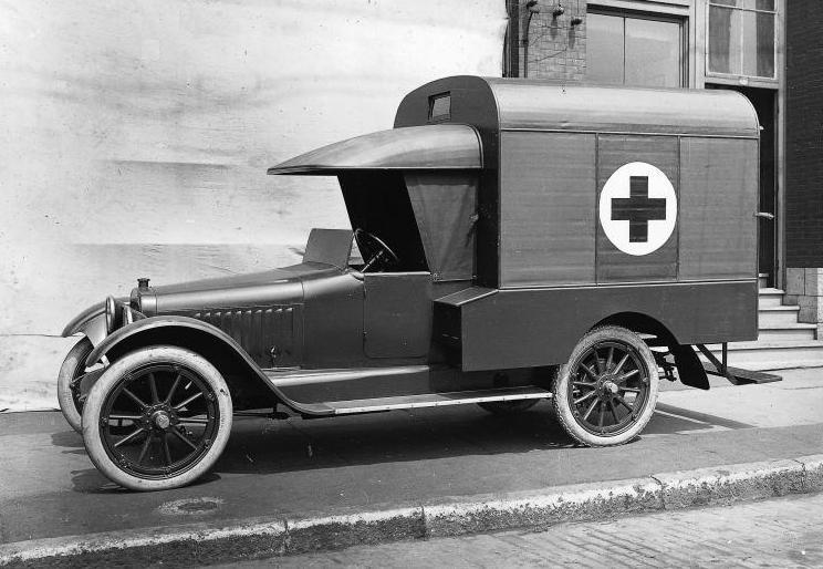Xe cứu thương Chalmers ở Montréal (Canada) năm 1920