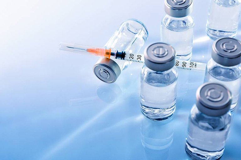 Nhiều vaccine tổng hợp được bào chế phòng chống nhiều bệnh truyền nhiễm.