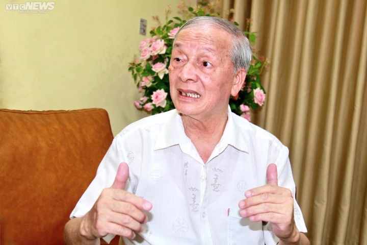  Chuyên gia kinh tế Vũ Vĩnh Phú, Nguyên Phó Giám đốc Sở Thương mại Hà Nội.