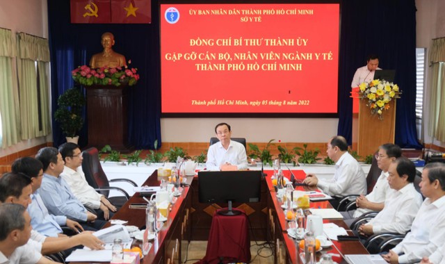  Buổi gặp gỡ các cán bộ, nhân viên ngành y tế TP.HCM của Bí thư Thành ủy Nguyễn Văn Nên.