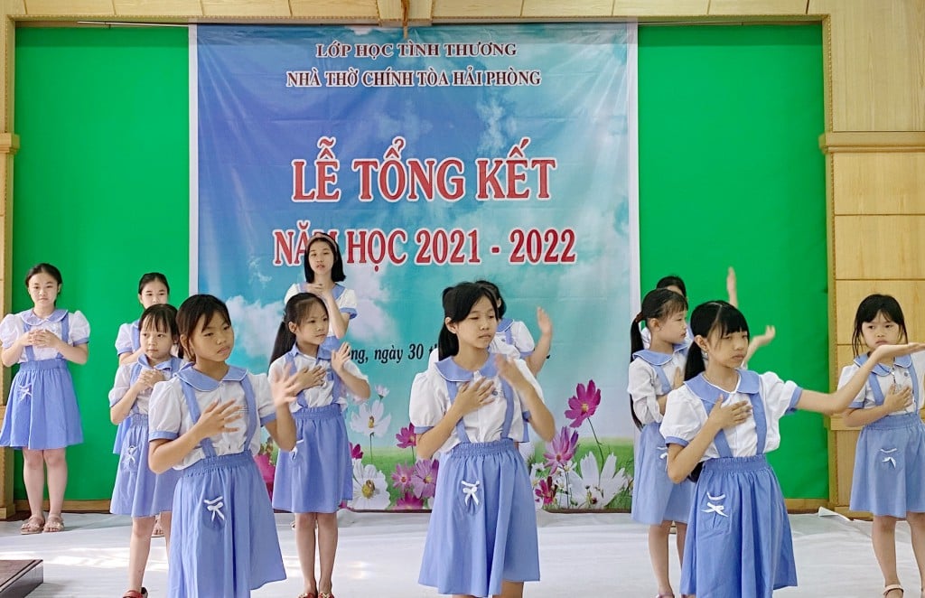  Lớp học tình thương tại Chính tòa thành phố Hải Phố Hải Phòng giúp bao trẻ khó khăn xóa mù chữ.