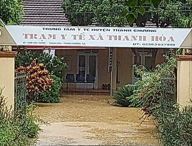  Trạm Y tế xã Thanh Hoà, huyện Thanh Chương (Nghệ An) ngập sâu trong nước lũ.