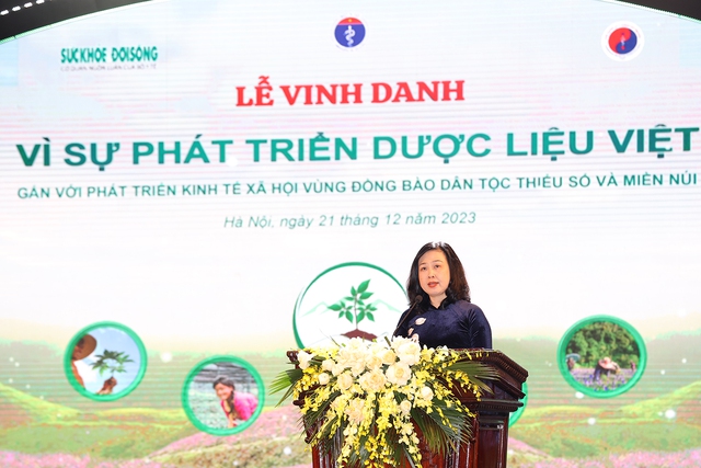 Lễ Vinh danh vì sự phát triển dược liệu Việt