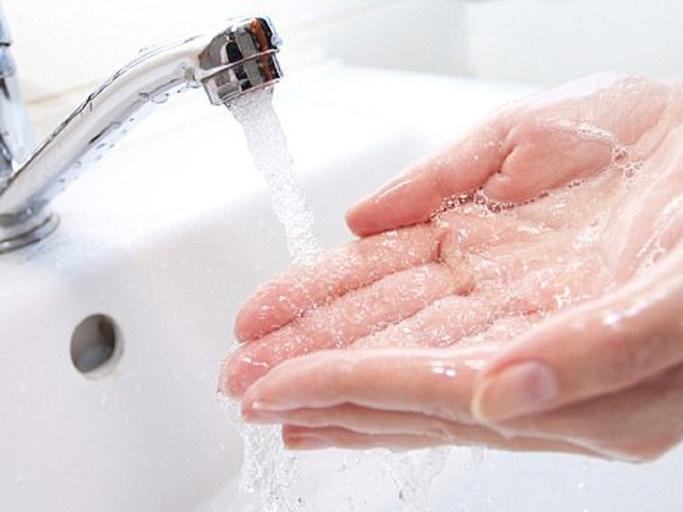 Rửa tay thường xuyên để phòng bệnh 