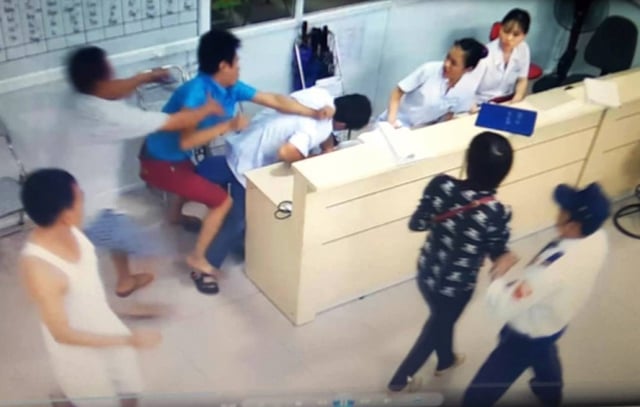Một vụ hành hung bác sĩ trong bệnh viện. 