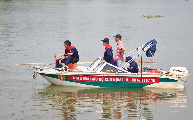 Dự kiến đội tìm kiếm cứu nạn 116 sẽ kết thúc việc tìm kiếm vào chiều 18/8. Trước đó, gia đình đã thuê cứu hộ, thợ lặn tìm kiếm trong suốt hơn 20 ngày nhưng không có kết quả. 