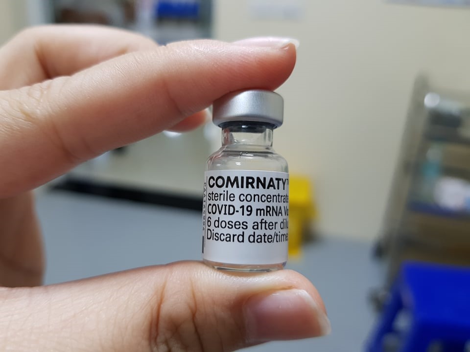 Thêm 1,2 triệu liều vaccine COVID-19 Pfizer nữa đã về đến Việt Nam, như vậy chỉ trong hơn 10 ngày qua đã có thêm 4,2 triệu liều vaccine phục vụ nhu cầu tiêm chủng.