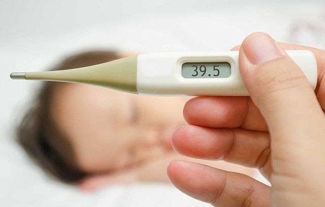  Khi mắc cúm B người bệnh có thể sốt nóng , sốt cao với nhiệt độ khoảng 39-41 độ C.