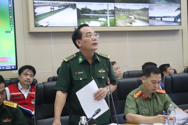  Đại tá Nguyễn Đình Hưng, Trưởng phòng Cứu hộ, cứu nạn, Bộ Tham mưu, Bộ Tư lệnh Bộ đội Biên phòng.