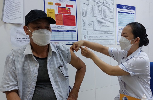  Vaccine cúm A trở nên khan hiếm do nhu cầu tiêm chủng tăng cao.