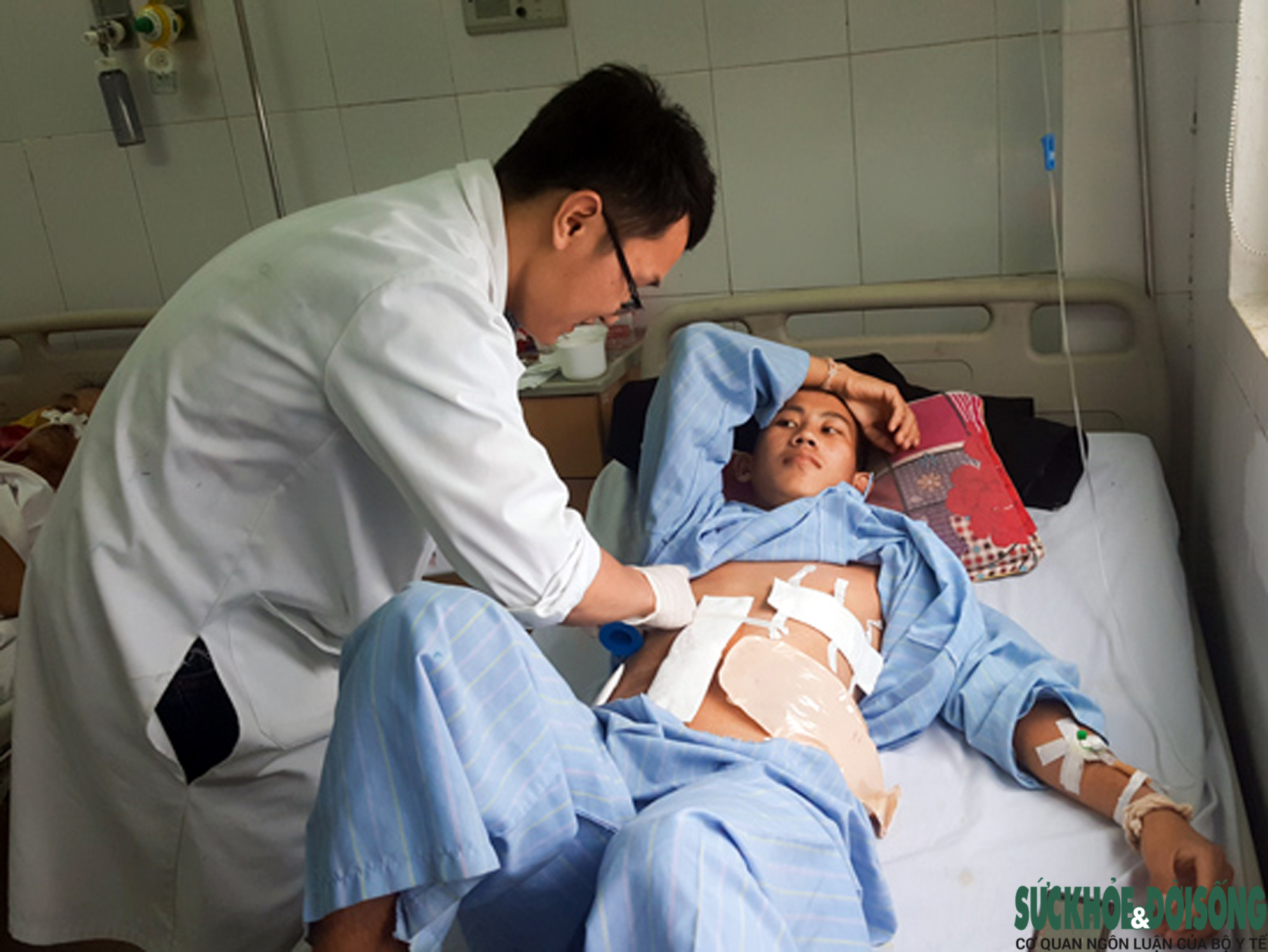  Những năm qua, Bệnh viện Hữu nghị Đa khoa Nghệ An đã cứu sống được nhiều bệnh nhân Lào nguy kịch.