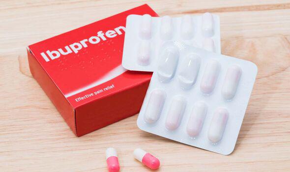  Ibuprofen là một loại thuốc chống viêm không steroid.