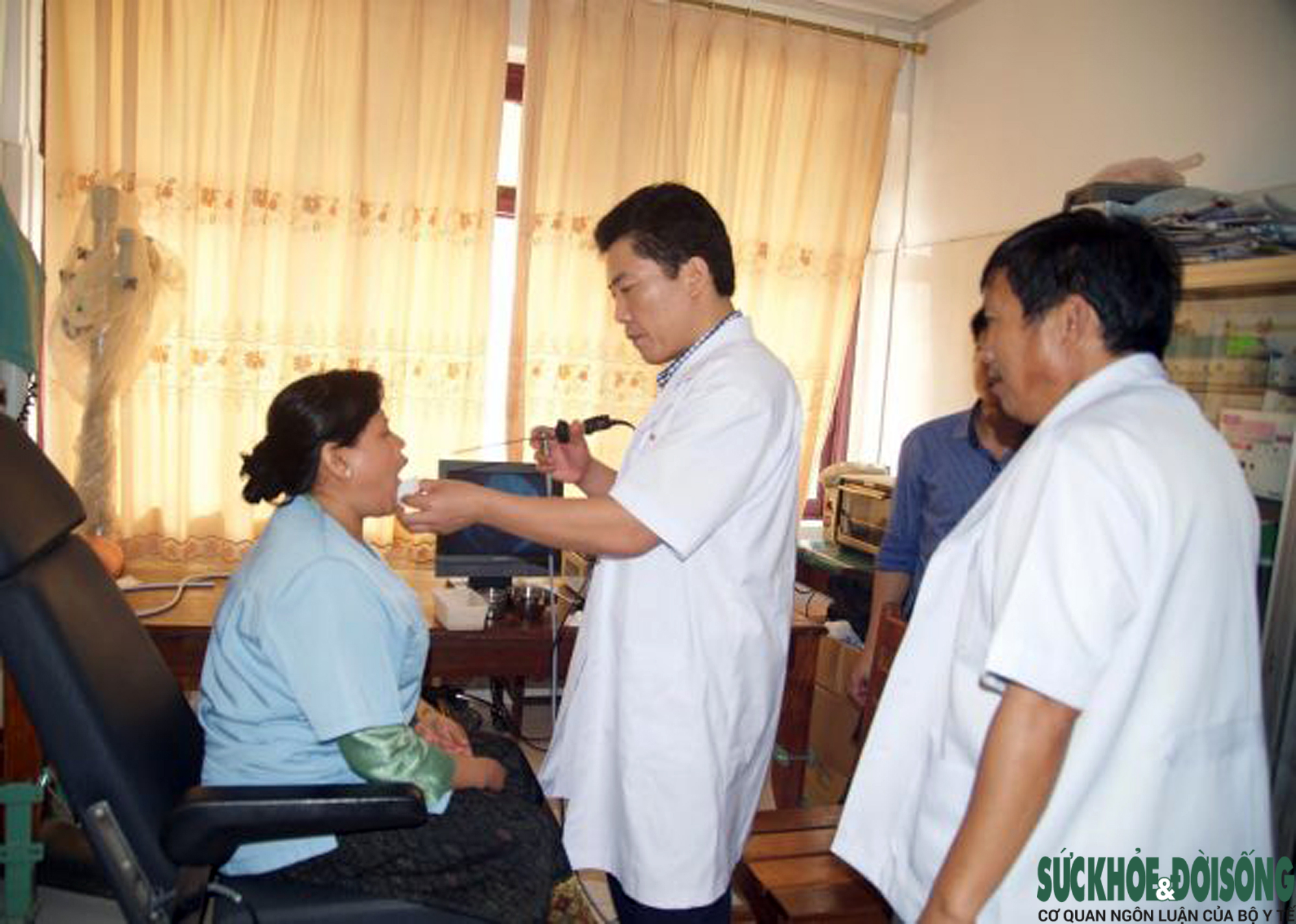  Các chuyên gia y tế Nghệ An sang thực hiện đào tạo và khám chữa bệnh cho bệnh nhân Lào tại Bệnh viện Đa khoa Xiêng Khoảng (Lào)