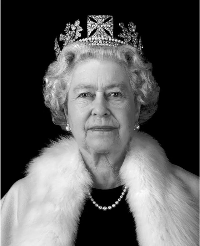  Nữ hoàng Elizabeth II là quân vương trị vì lâu nhất thế giới và là Nữ hoàng trị vì lâu nhất của Anh.