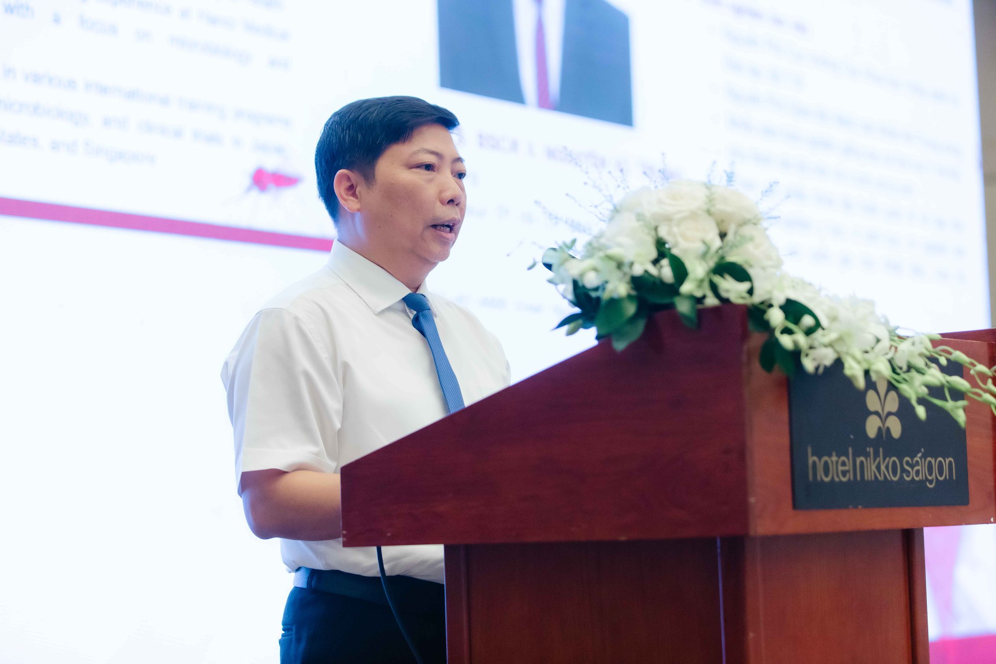 PGS.TS Nguyễn Vũ Trung, Viện trưởng Viện Pasteur TP Hồ Chí Minh cho biết, sốt xuất huyết dengue do 4 tuýp huyết thanh của virus dengue gây ra. Nhiễm virus dengue thứ phát có thể làm tăng nguy cơ sốt xuất huyết nghiêm trọng hơn.