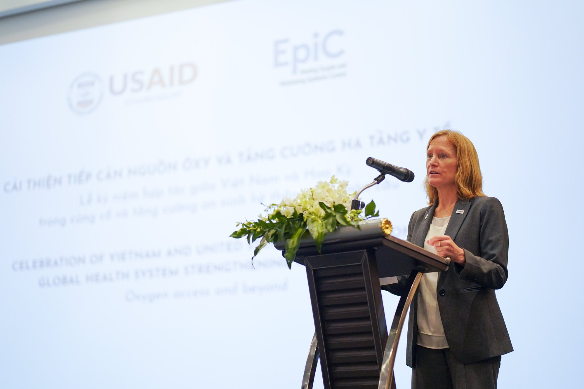  Giám đốc Quốc gia USAID Việt Nam Aler Grubbs phát biểu tại sự kiện.