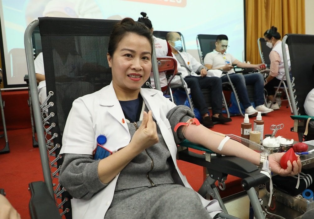  Chị Đặng Thị Mai Hương, cán bộ Phòng Công tác xã hội - Bệnh viện Phụ sản Trung ương tham gia hiến máu lần thứ 4 tại Bệnh viện.