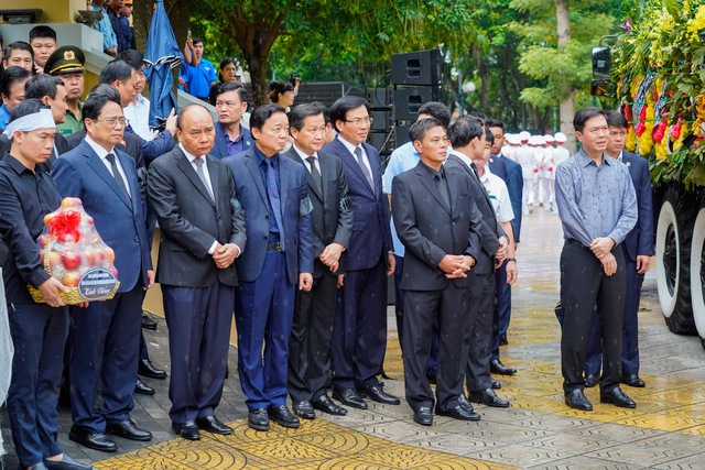 Xúc động hình ảnh tiễn biệt Phó Thủ tướng Lê Văn Thành về đất mẹ