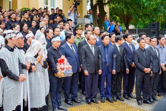 Xúc động hình ảnh tiễn biệt Phó Thủ tướng Lê Văn Thành về đất mẹ