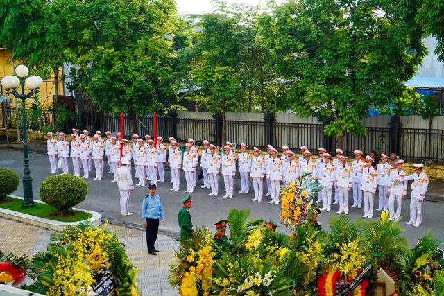 Xúc động hình ảnh tiễn biệt Phó Thủ tướng Lê Văn Thành về đất mẹ